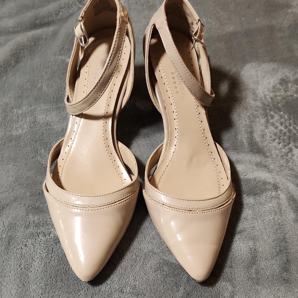 Cream Heels with Sophisticated Design